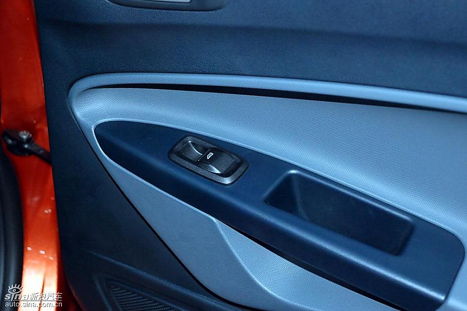 新嘉年华内饰实拍