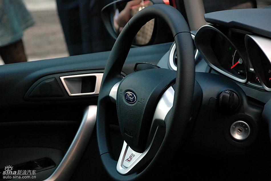 新嘉年华内饰实拍