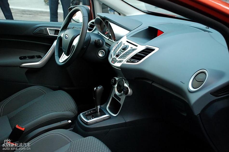 新嘉年华内饰实拍