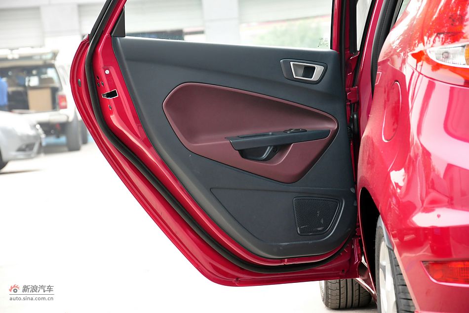 2011款嘉年华高清到店实拍