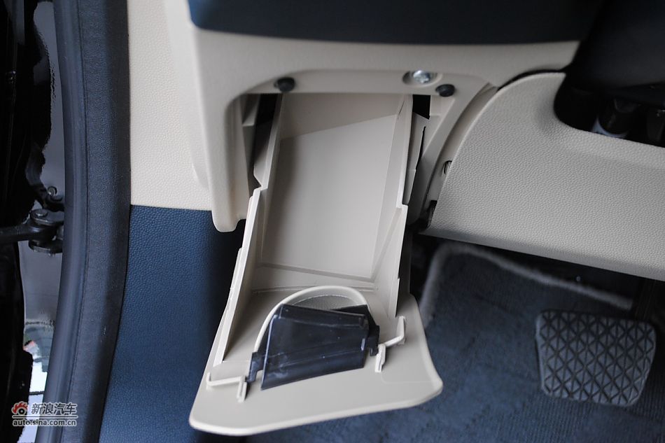 09款新嘉年华1.5L自动时尚型