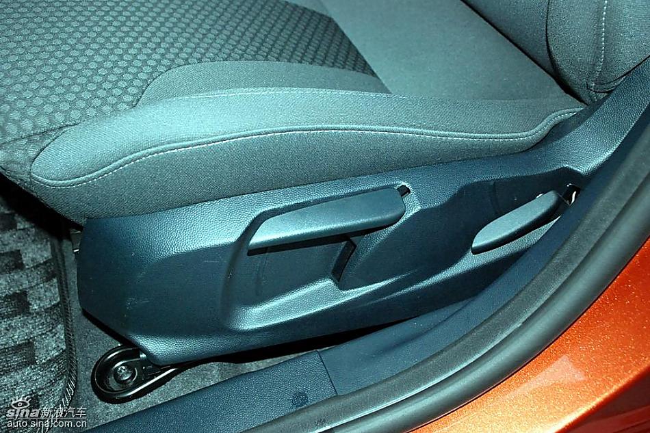 新嘉年华内饰实拍