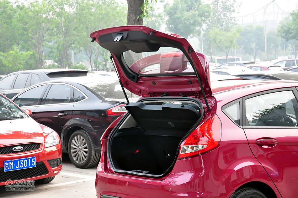 2011款嘉年华高清到店实拍