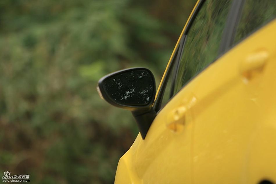 新嘉年华1.5L手动时尚限量版