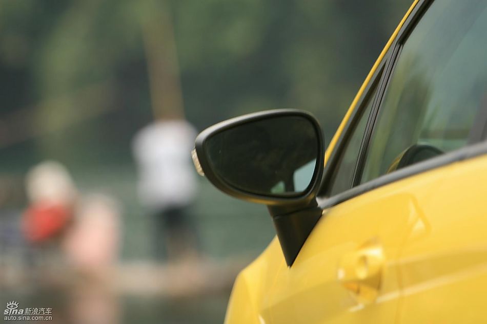 新嘉年华1.5L手动时尚限量版