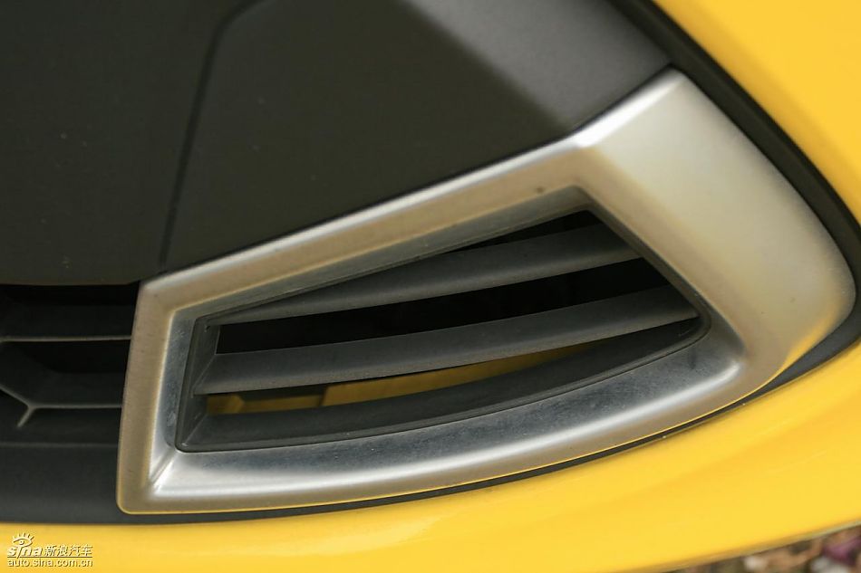 新嘉年华1.5L手动时尚限量版