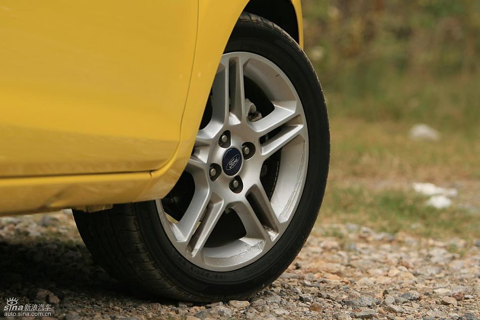 新嘉年华1.5L手动时尚限量版