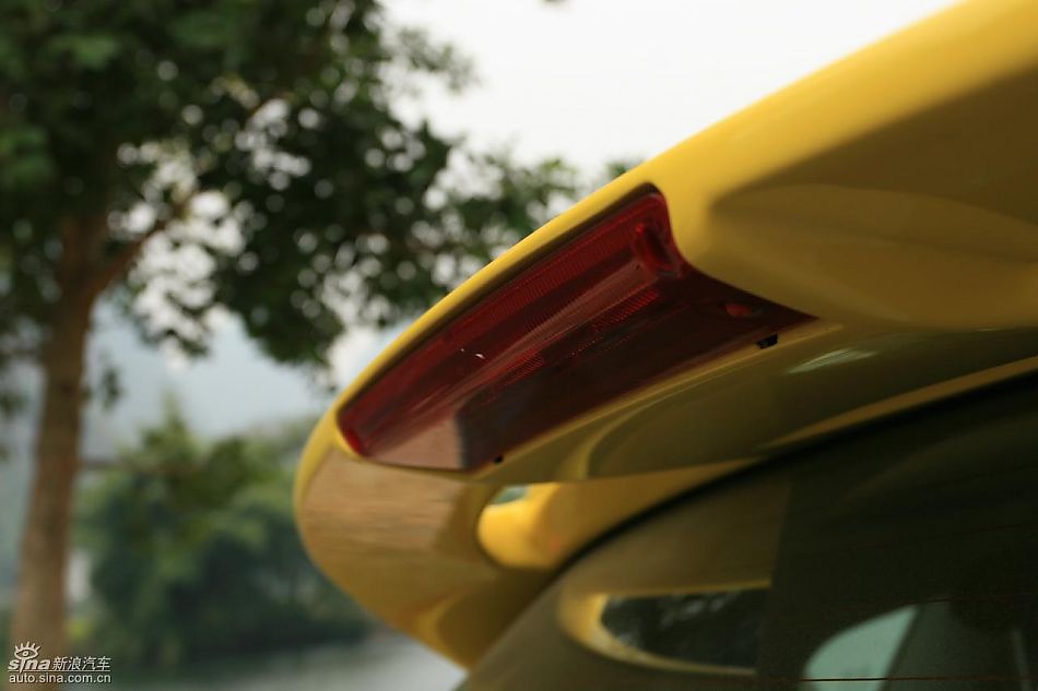 新嘉年华1.5L手动时尚限量版