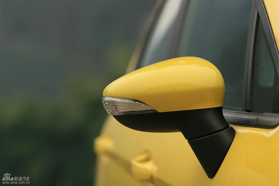 新嘉年华1.5L手动时尚限量版