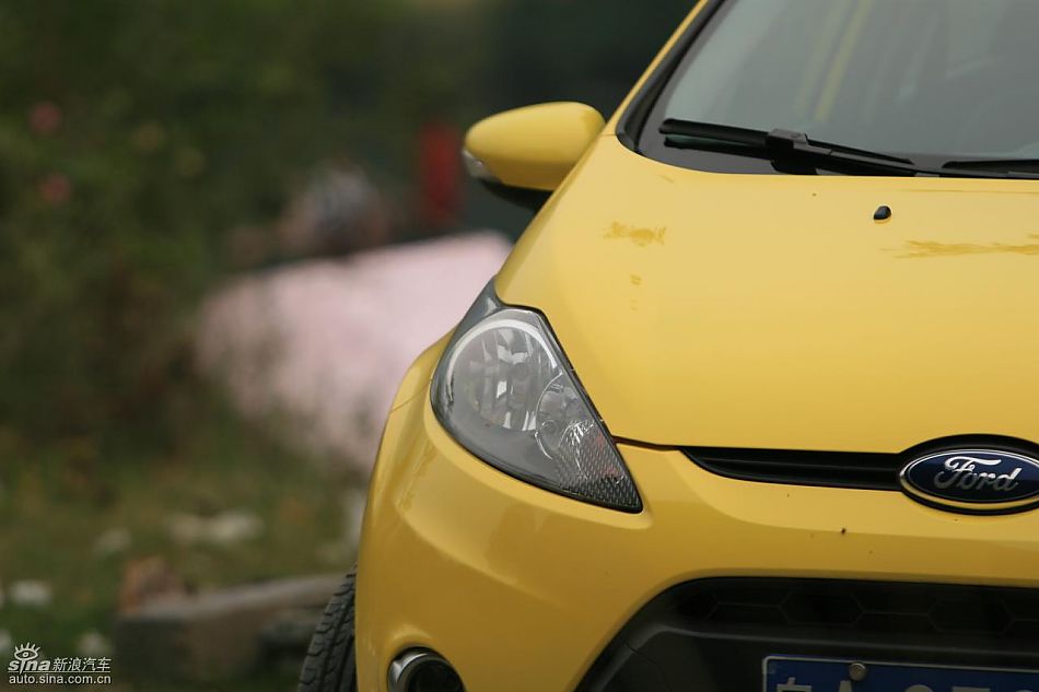 新嘉年华1.5L手动时尚限量版