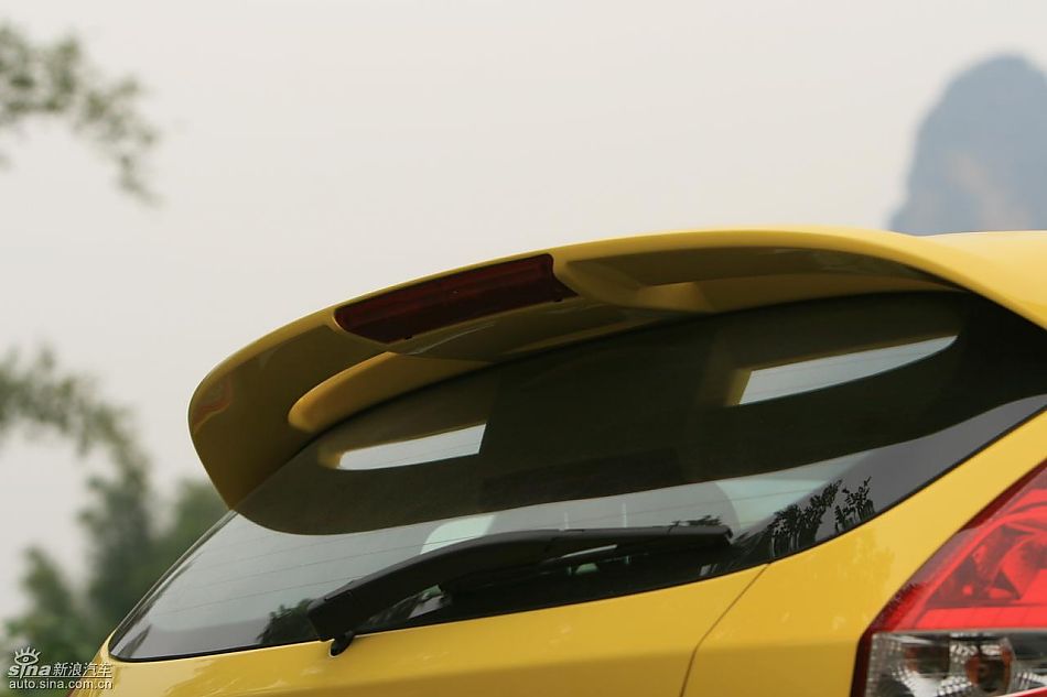 新嘉年华1.5L手动时尚限量版