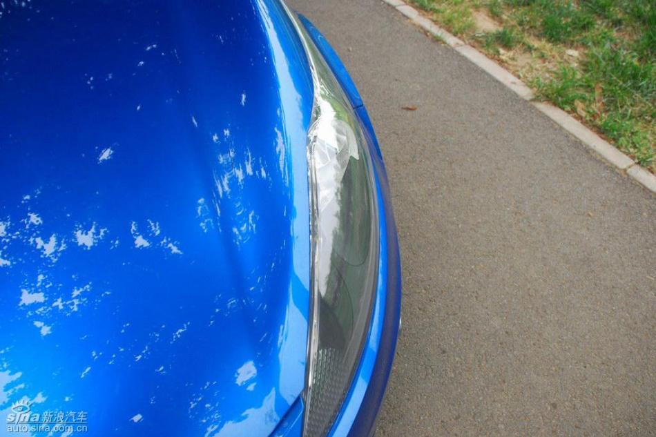 新嘉年华两厢手动运动型外观