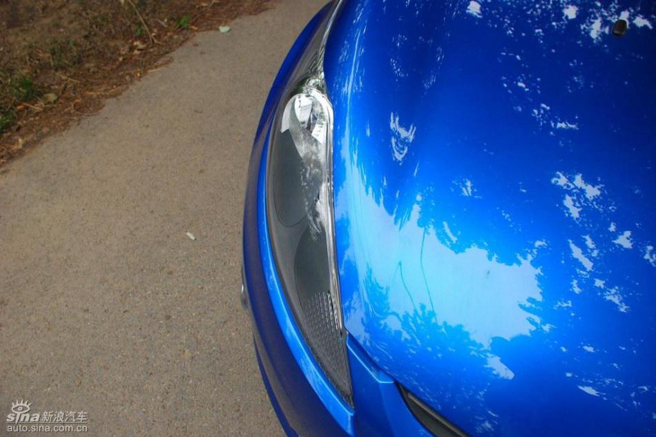 新嘉年华两厢手动运动型外观