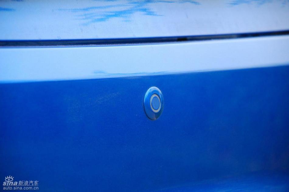 新嘉年华两厢手动运动型外观