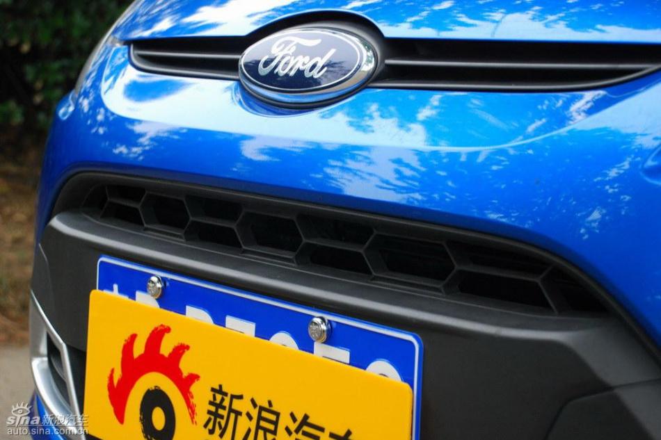 新嘉年华两厢手动运动型外观