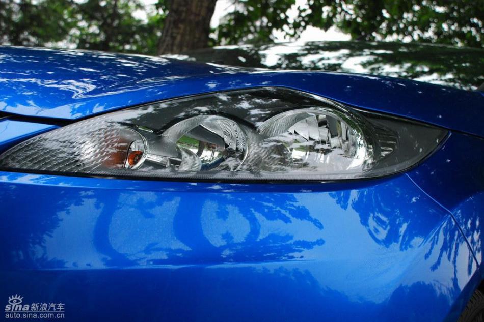 新嘉年华两厢手动运动型外观