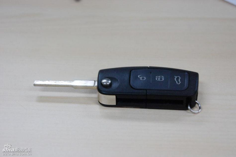 新嘉年华两厢钥匙