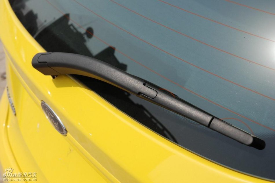 两厢1.5自动运动型外观