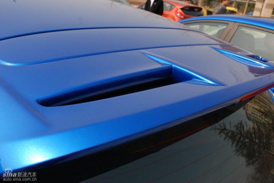 两厢1.5自动运动型外观