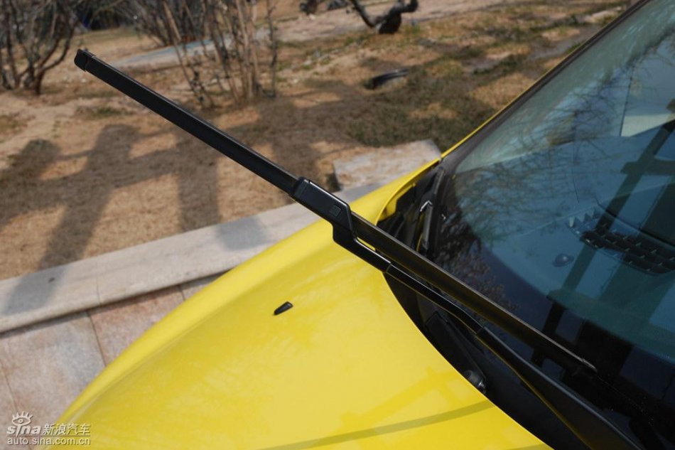 两厢1.5自动运动型外观