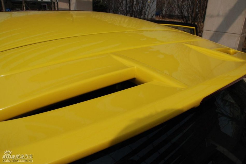 两厢1.5自动运动型外观