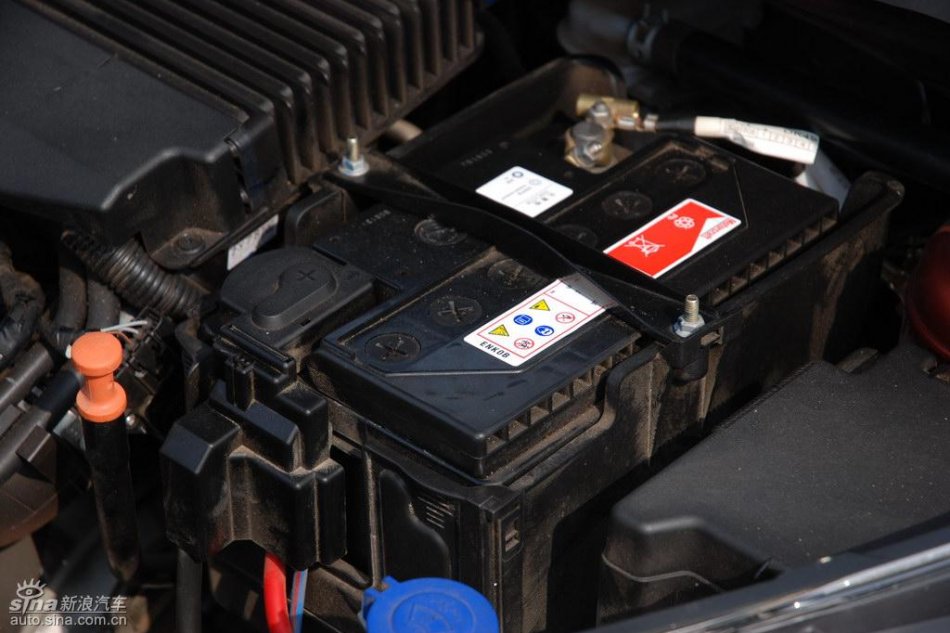 两厢1.5自动运动型内饰