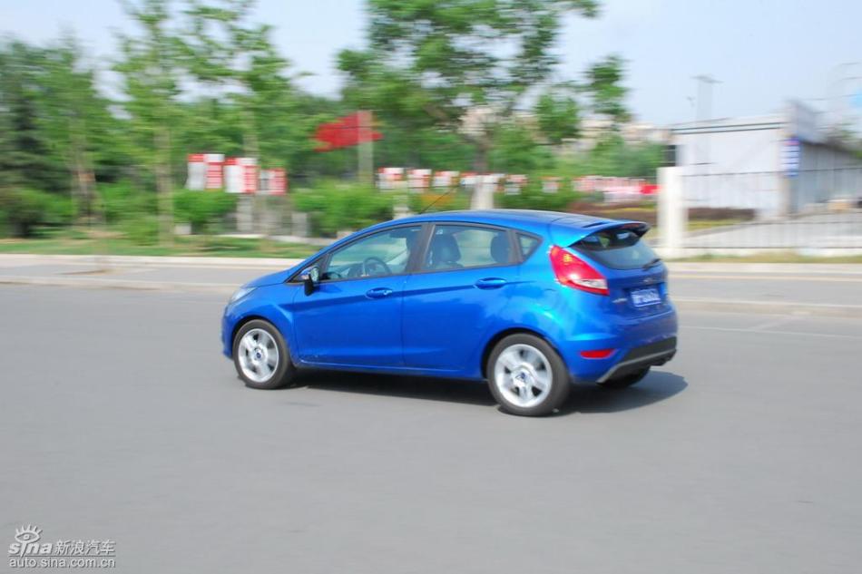 新嘉年华两厢动态