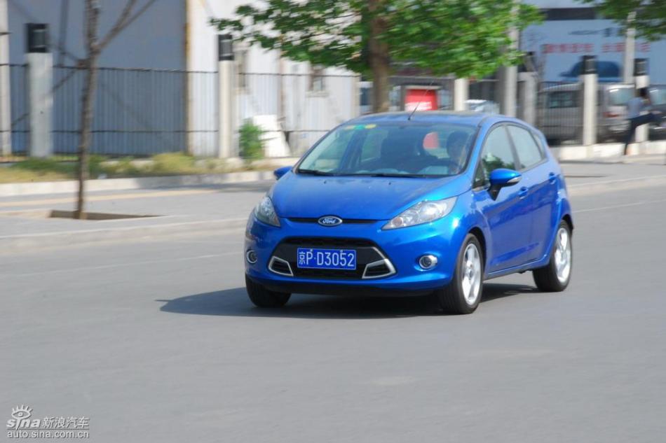 新嘉年华两厢动态