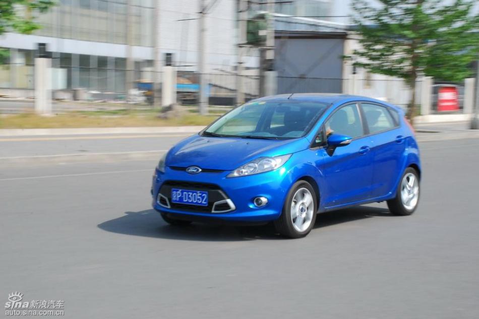 新嘉年华两厢动态