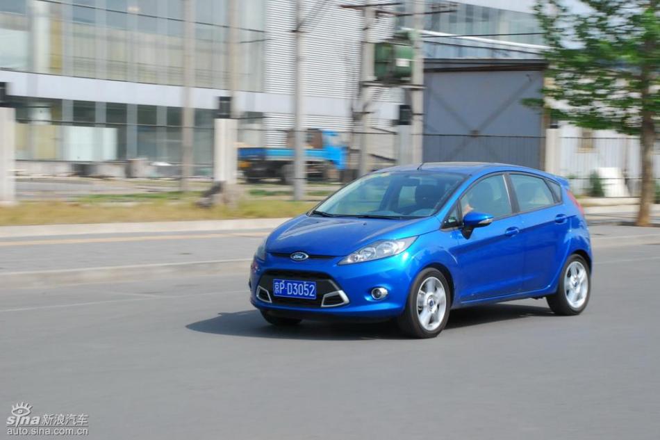 新嘉年华两厢动态