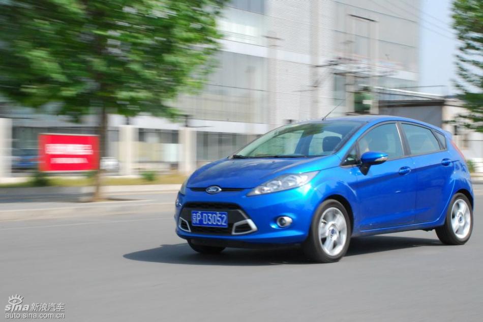 新嘉年华两厢动态