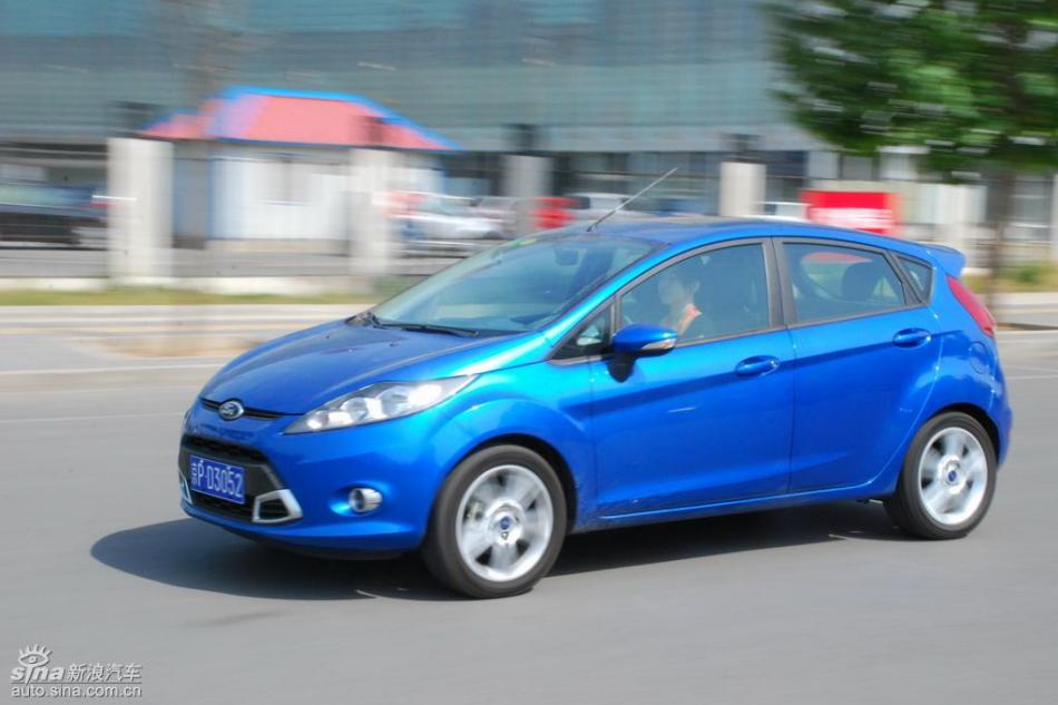 新嘉年华两厢动态