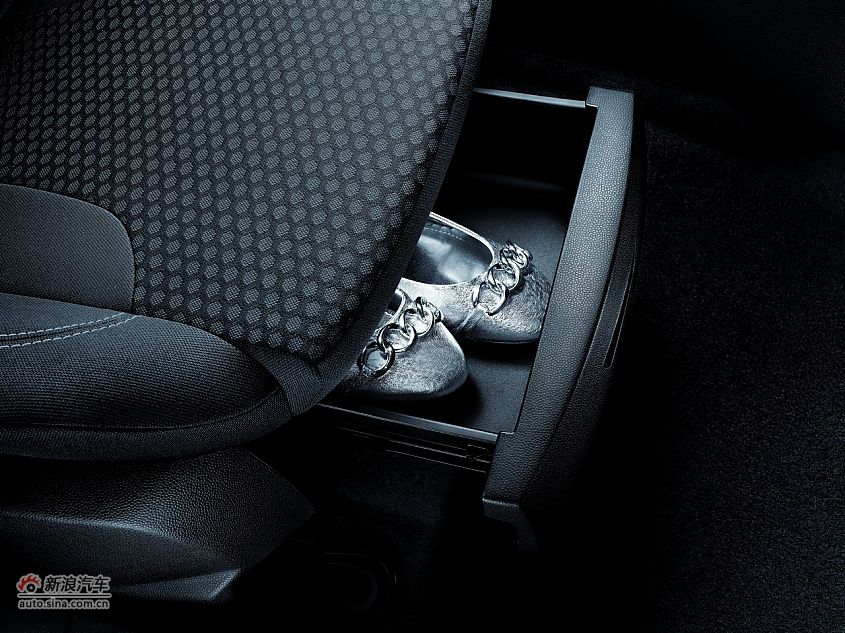 2011款新嘉年华官方图