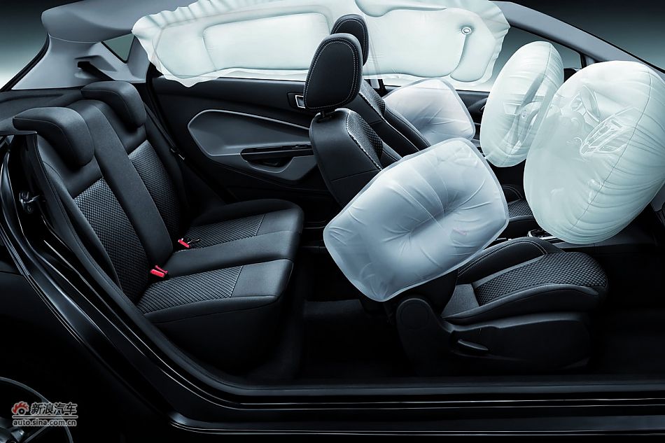 嘉年华两厢-后备厢