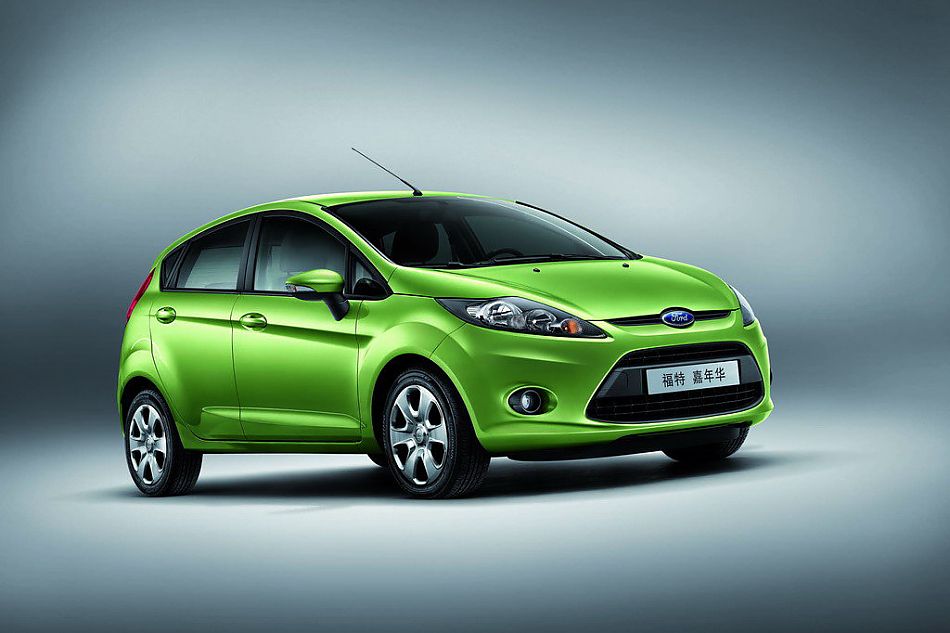 新嘉年华两厢外观