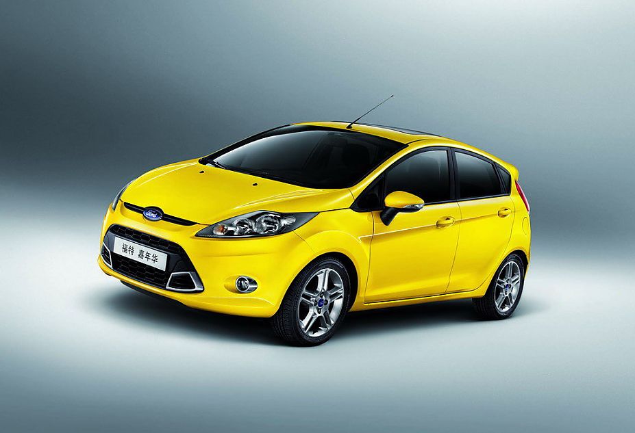 新嘉年华两厢外观