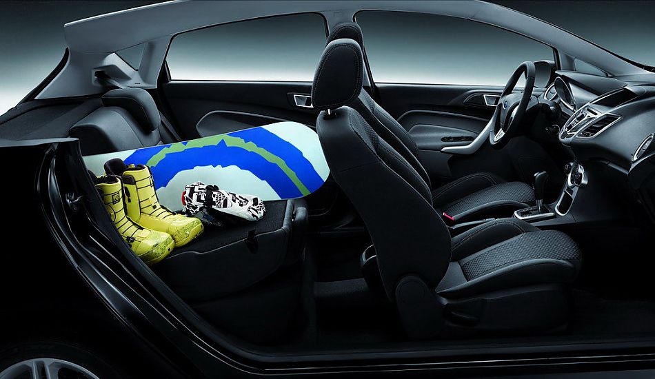 新嘉年华两厢内饰