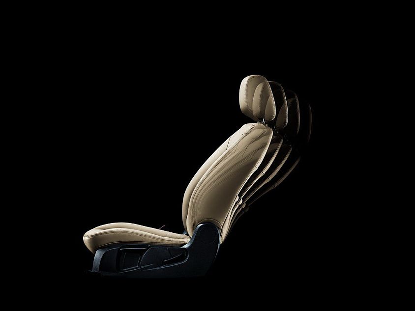 新嘉年华两厢内饰