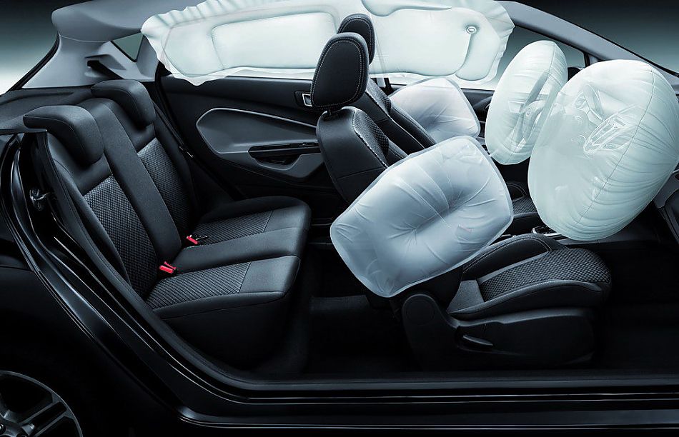 新嘉年华两厢内饰