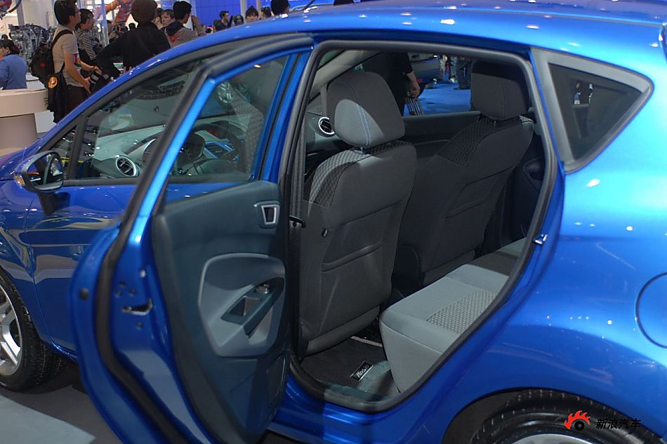 福特新嘉年华两厢