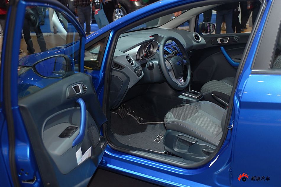 福特新嘉年华两厢