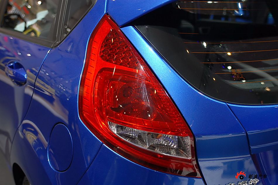 福特新嘉年华两厢