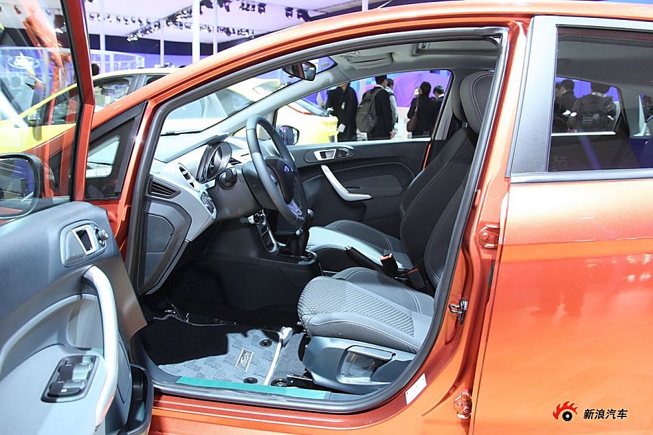 福特新嘉年华两厢