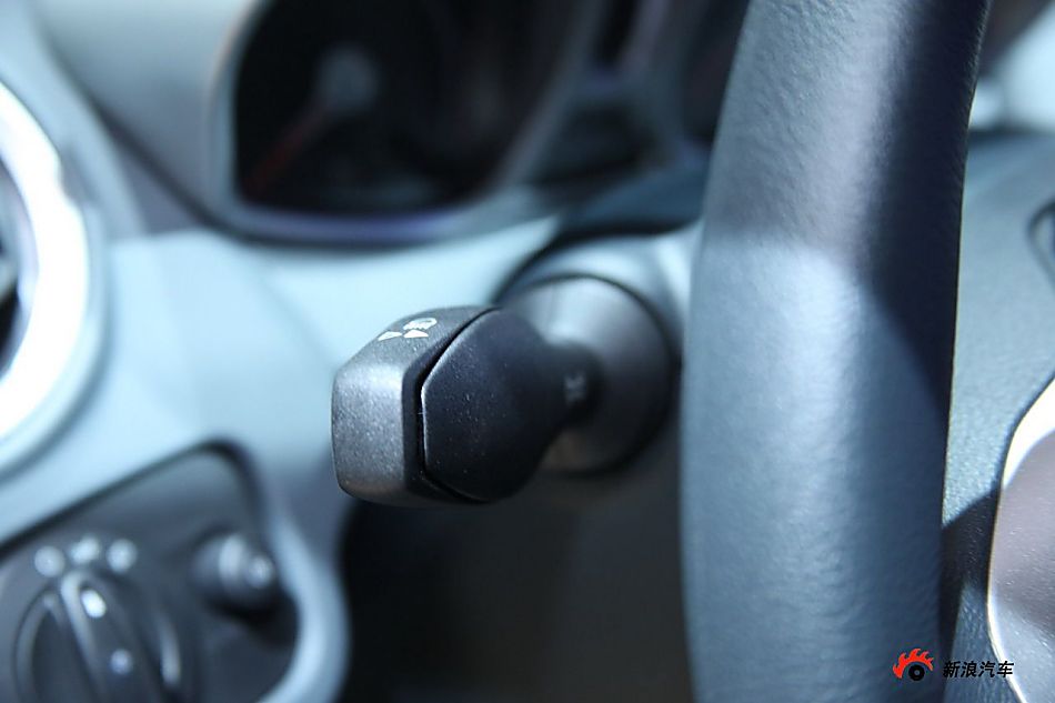 福特新嘉年华两厢