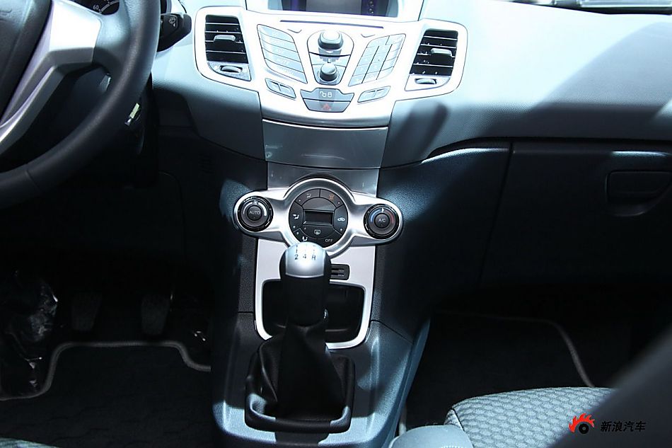 福特新嘉年华两厢