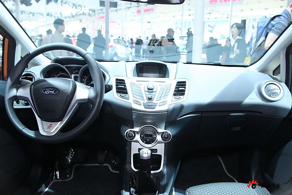 福特新嘉年华两厢