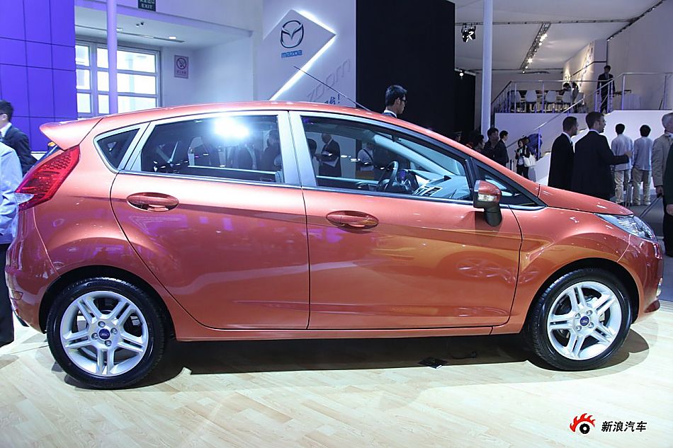 福特新嘉年华两厢