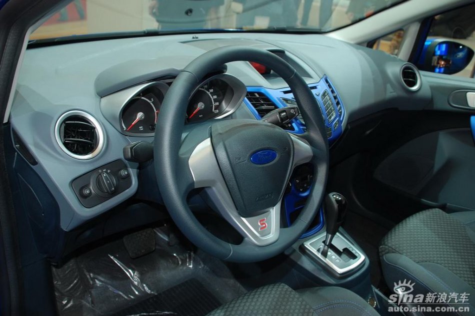 福特新嘉年华两厢