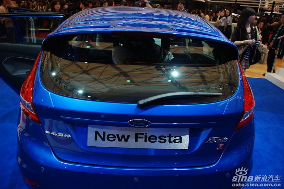 福特新嘉年华两厢