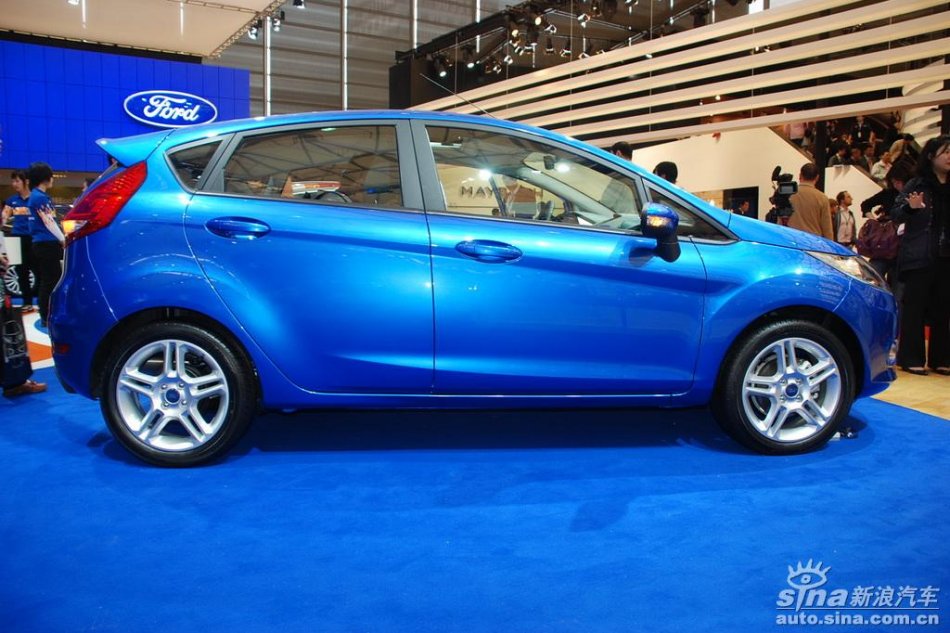 福特新嘉年华两厢